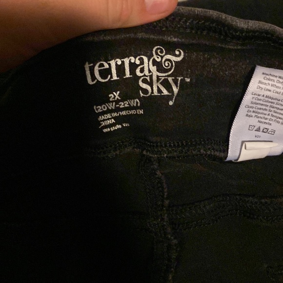 Jeans, no button - Picture 2 of 2